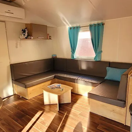 Aux Portes De Cassis 3*