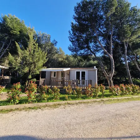 Camping Aux Portes De Cassis Roquefort-la-Bédoule