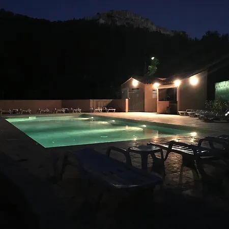 Camping Aux Portes De Cassis Roquefort-la-Bédoule